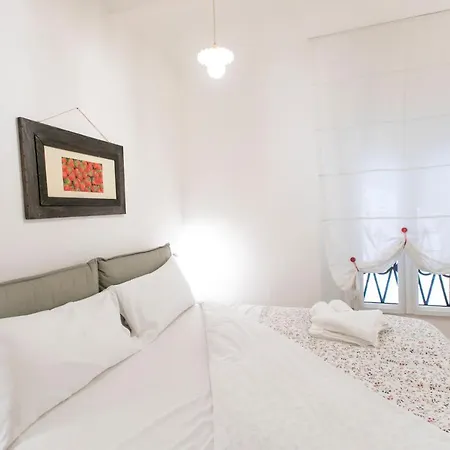 Saragozza Apartments * Bologna