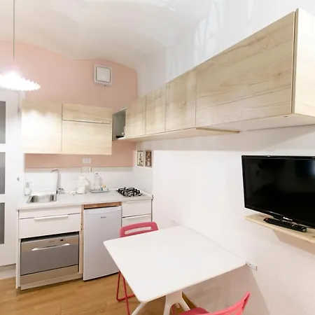 Saragozza Apartments *