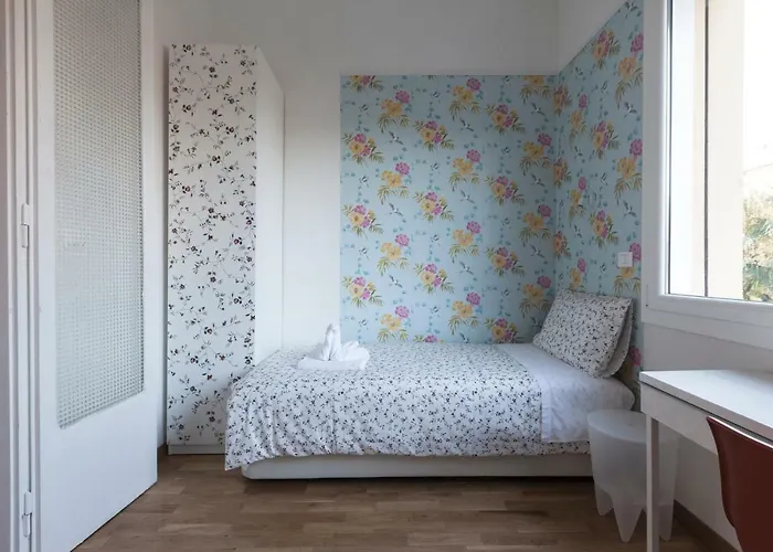 Saragozza - Short Apartment *